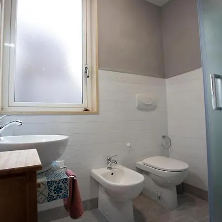 4 Sister Open Space In Apartment Aradeo