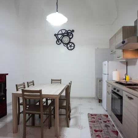 4 Sister Open Space In Apartment Aradeo